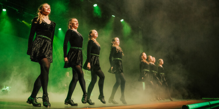 FRA08886_The Arc of Irish Dance